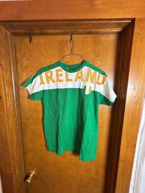 Shine Ireland T-Shirt Size S Green White Graphic Crewneck